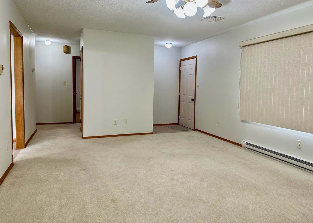321 East St, Kellogg, IA 50135