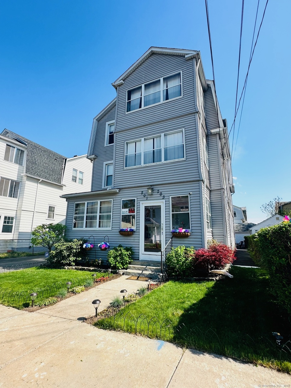 201 Standish St, Hartford, CT 06114 | MLS# 24022258 | Redfin