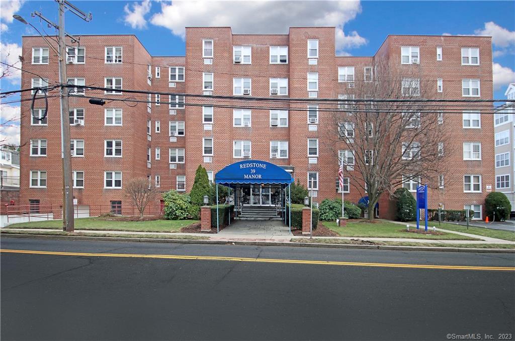 39 Glenbrook Road, Unit 2B, Stamford, CT 06902