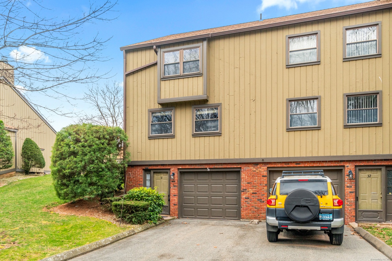 31 Mattabasset Dr 31, Meriden, CT 06450 MLS 24003365 Redfin