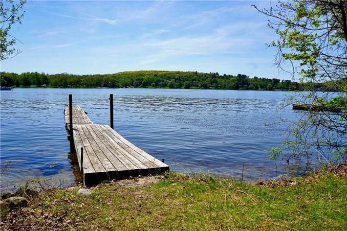 271 Candlewood Lake Rd, Brookfield, CT 06804 | MLS# 99133386 | Redfin