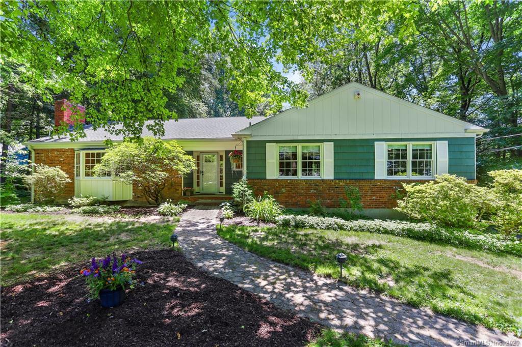 54 Ethan Allen Ln Stamford Ct 06903 Mls 170308832 Redfin