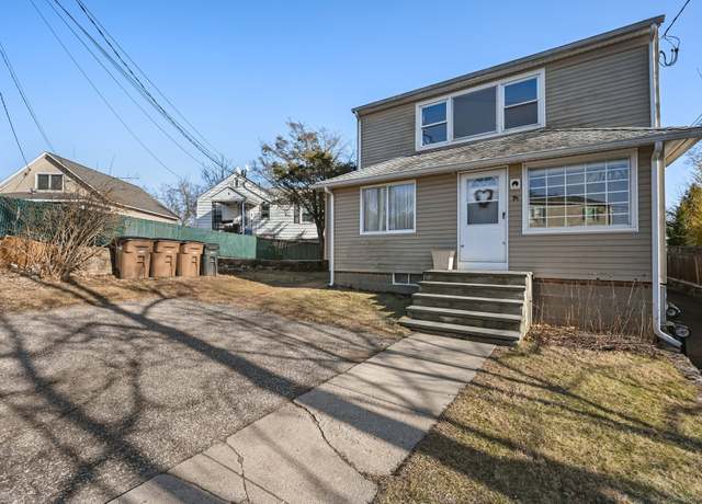 Property at 14 Overlook Pl, Stamford, CT 06907, 3 beds, 2 baths