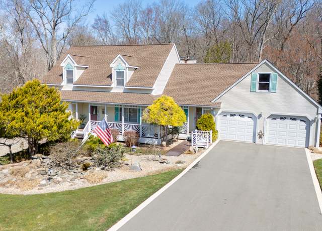Property at 7 Ben Ct, Wallingford, CT 06492, 3 beds, 2 baths