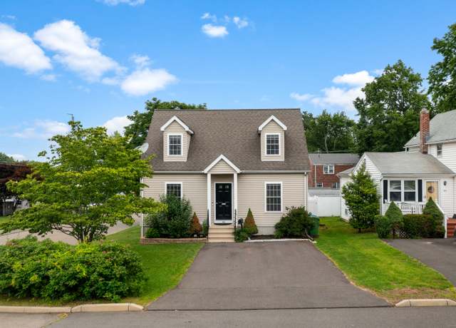 Property at 46 Dewey St, Middletown, CT 06457, 3 beds, 2.5 baths