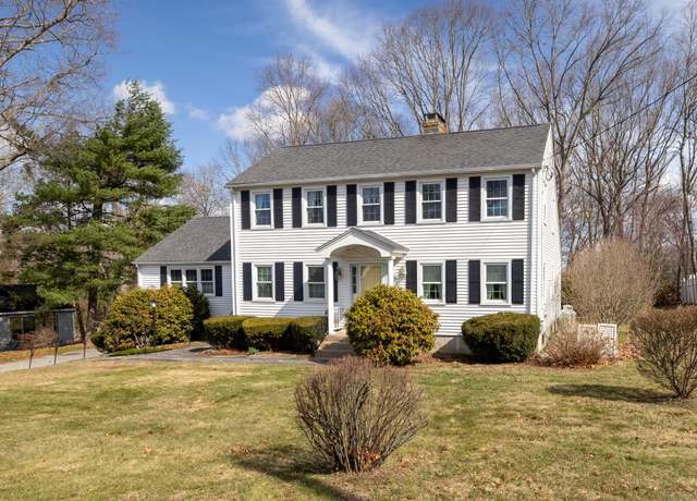 Property at 246 Westmont Dr, Waterbury, CT 06708, 5 beds, 2.5 baths