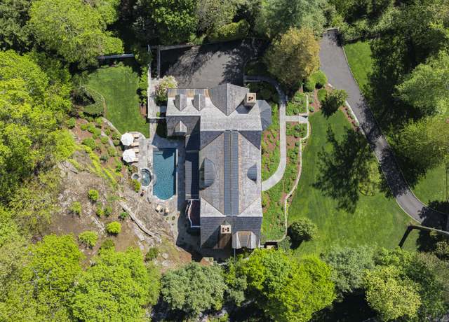 Property at 10 Cross Rd, Darien, CT 06820, 5 beds, 7 baths