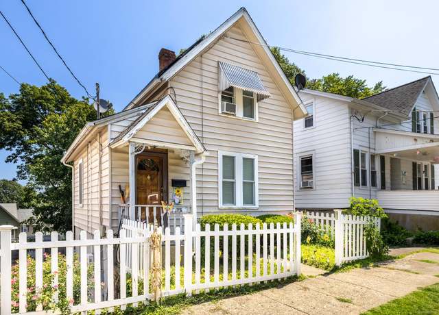Property at 125 Oak Ave, Shelton, CT 06484, 2 beds, 1 bath