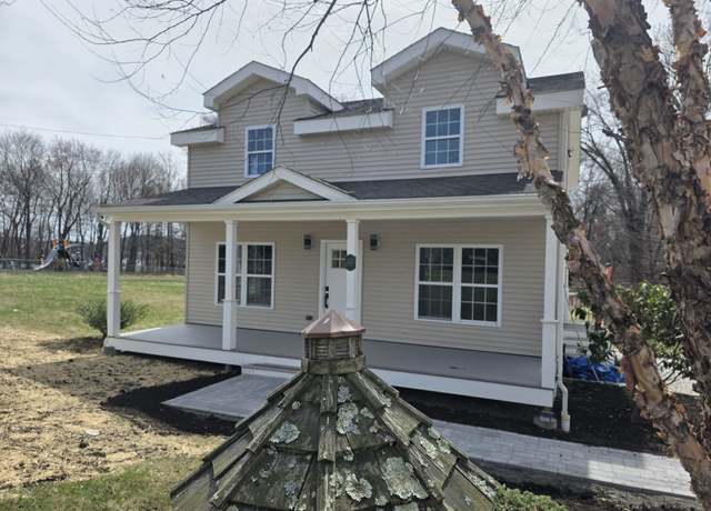 Property at 16 Bayberry Ln, Danbury, CT 06811, 3 beds, 1.5 baths