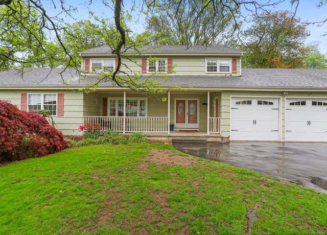 Property at 140 Westfield Rd, Milford, CT 06461, 5 beds, 3.5 baths