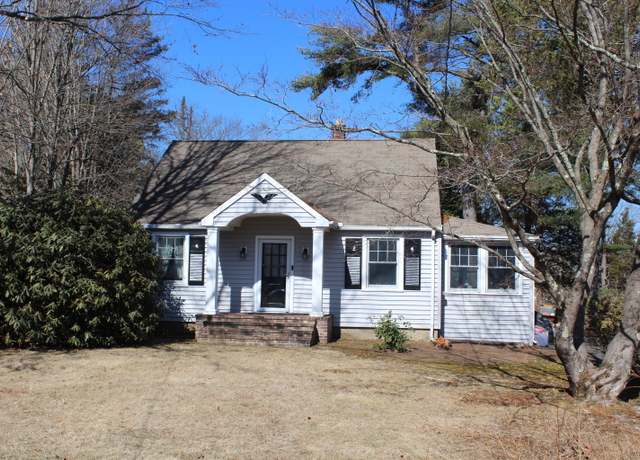 Property at 21 Maple Ln, Shelton, CT 06484, 3 beds, 1.5 baths