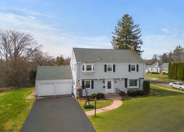 Property at 40 Wright Ln, Hamden, CT 06517, 4 beds, 3 baths