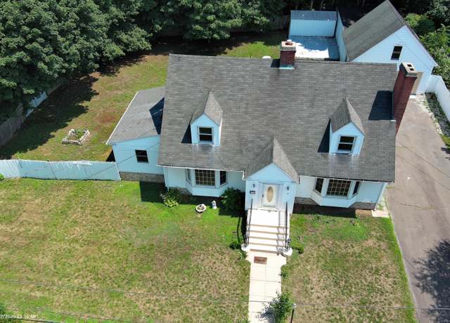 Property at 20 Rosina Rd, Hamden, CT 06514, 3 beds, 2.5 baths