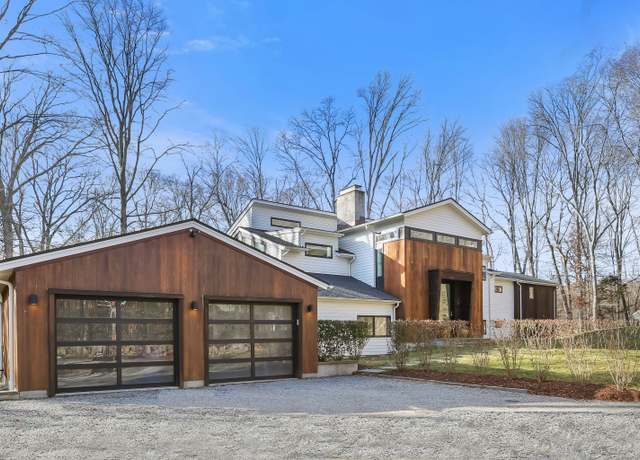Property at 10 Heathwood Ln, Westport, CT 06880, 4 beds, 4.5 baths