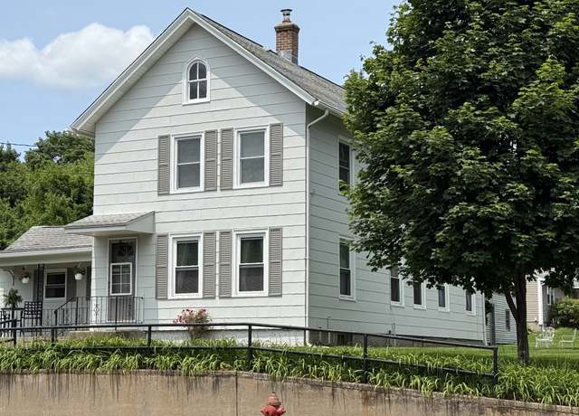 Property at 186 W Washington St, Bristol, CT 06010, 5 beds, 2 baths