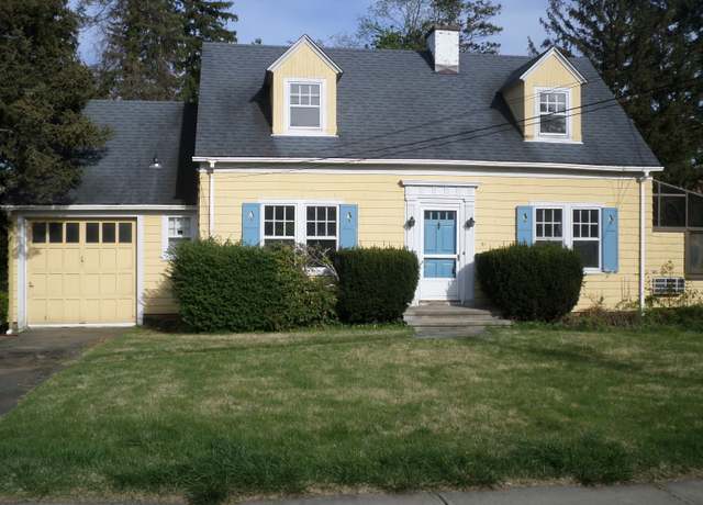 Property at 51 Hepburn Rd, Hamden, CT 06517, 3 beds, 1.5 baths