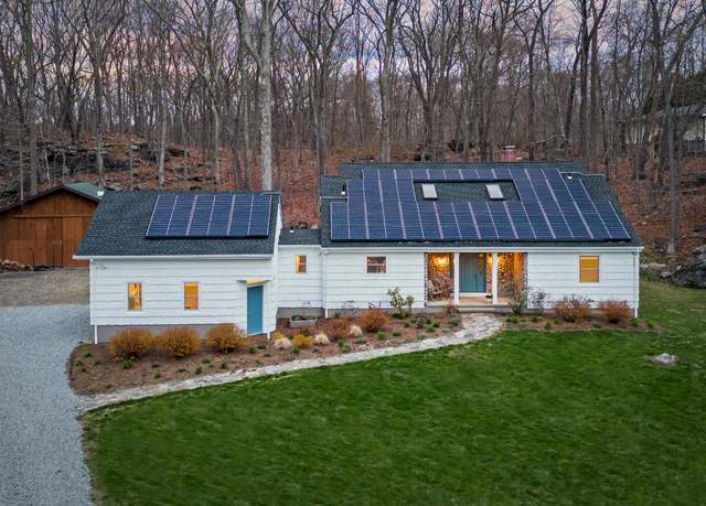 Property at 36 Rocky Ridge Rd, Easton, CT 06612, 4 beds, 2.5 baths