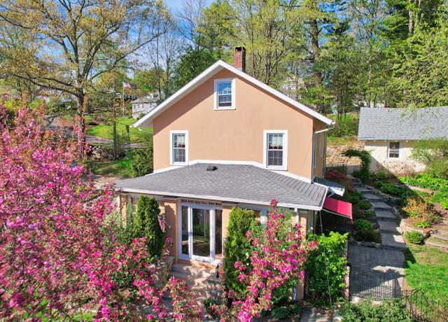 Property at 122 Litchfield Rd, Watertown, CT 06795, 3 beds, 1.5 baths