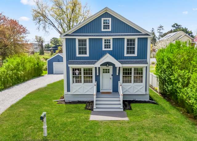 Property at 37 Dunhill Dr, Fairfield, CT 06824, 4 beds, 3 baths