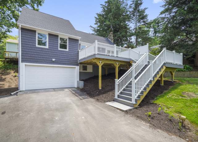 Property at 440 Lakeview Dr, Suffield, CT 06093, 2 beds, 1 bath