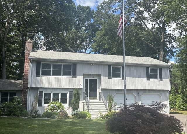 Property at 18 Belleview Dr, Derby, CT 06418, 4 beds, 3 baths