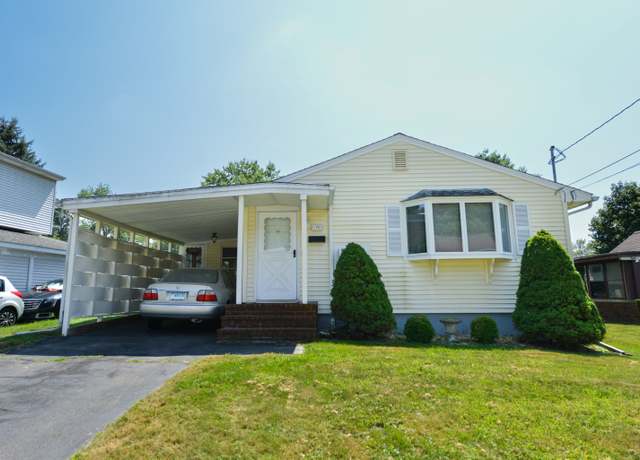 Property at 35 Lund Ave, Waterbury, CT 06705, 3 beds, 2 baths