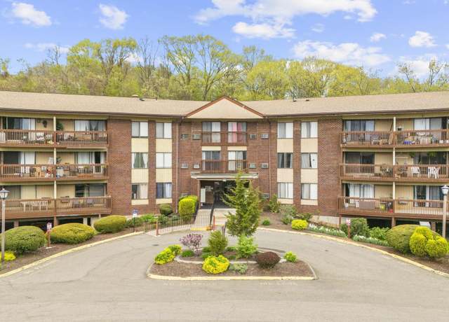 Property at 2306 Cromwell Hills Dr #2306, Cromwell, CT 06416, 2 beds, 1.5 baths