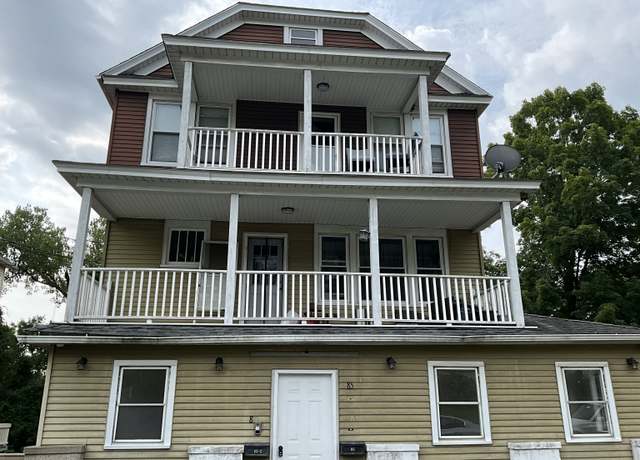 Property at 83 Vernon St, Waterbury, CT 06708, 9 beds, 3 baths