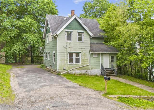 Property at 36 Bellevue St, Waterbury, CT 06704, 3 beds, 1.5 baths