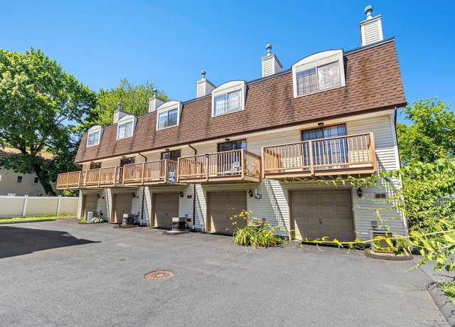Property at 268 Lawlor St Apt 6, New Britain, CT 06051, 2 beds, 1.5 baths