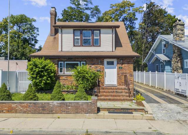 Property at 14 Park St, Stamford, CT 06902, 4 beds, 2 baths