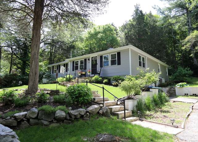 Property at 18 Totoket Rd, Waterford, CT 06375, 3 beds, 2 baths
