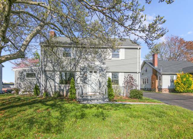 Property at 90 West St, Middletown, CT 06457, 3 beds, 1.5 baths