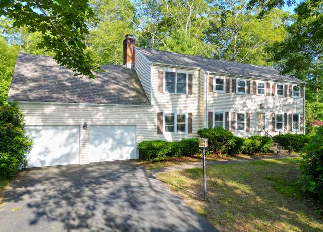 Property at 22 Trumbull Rd, Waterford, CT 06385, 4 beds, 2.5 baths