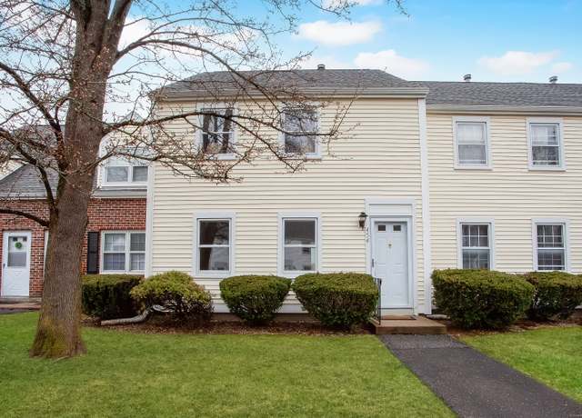 Property at 454 Dowd Ave #454, Canton, CT 06019, 2 beds, 1.5 baths