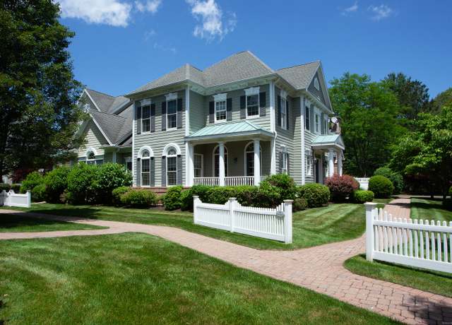 Property at 15 Billingsgate Dr #15, Simsbury, CT 06070, 2 beds, 3 baths