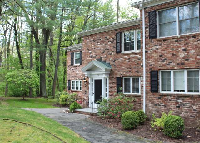 Property at 28 Tunxis Vlg #28, Farmington, CT 06032, 2 beds, 2.5 baths
