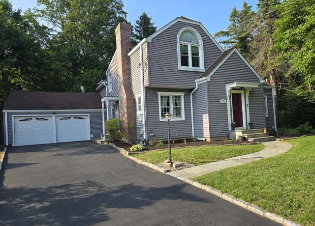 Property at 156 Killian Ave, Trumbull, CT 06611, 4 beds, 2.5 baths