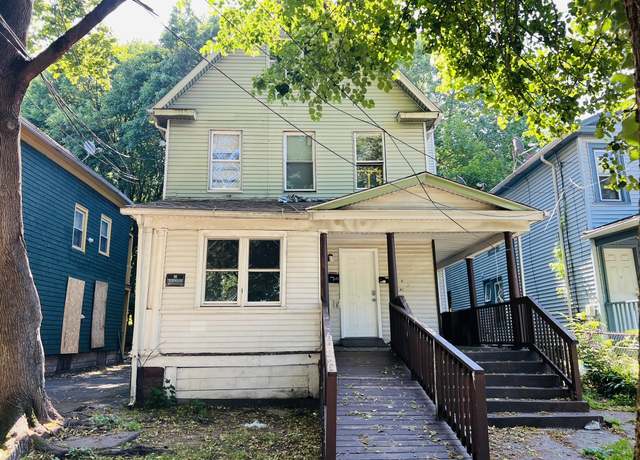 Property at 141 County St, New Haven, CT 06511, 6 beds, 3 baths