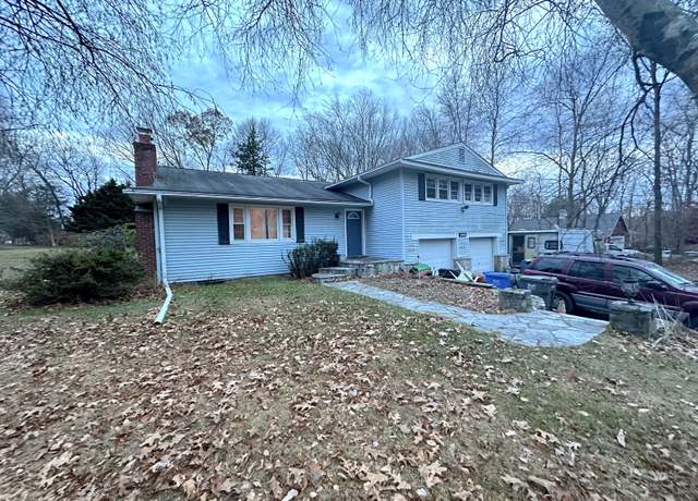 Property at 60 Hawthorne Dr, Monroe, CT 06468, 3 beds, 1.5 baths