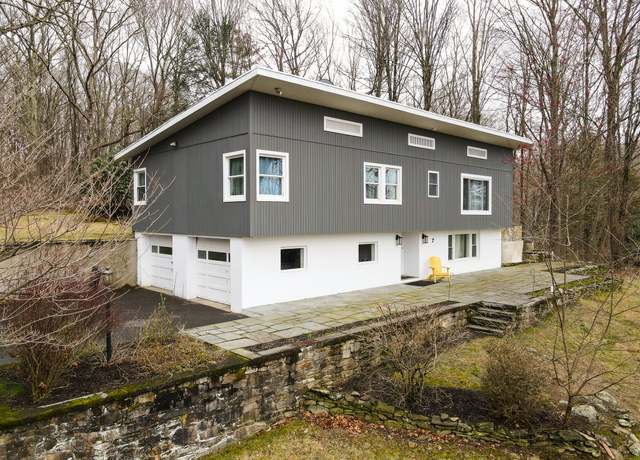 Property at 7 Autumn Dr, Monroe, CT 06468, 3 beds, 2.5 baths
