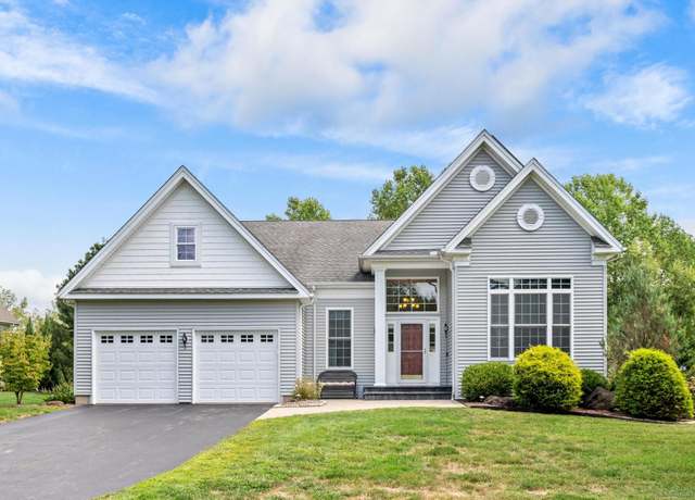 Property at 81 Vista Way, Bloomfield, CT 06002, 2 beds, 3 baths
