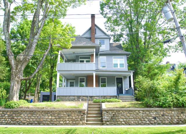 Property at 10 Fleming St, Waterbury, CT 06710, 6 beds, 3 baths