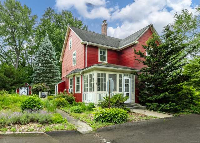 Property at 2 Kelley Ave, Wethersfield, CT 06109, 3 beds, 1.5 baths