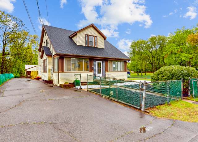 Property at 49 Gilbert Ave, Bloomfield, CT 06002, 3 beds, 2.5 baths