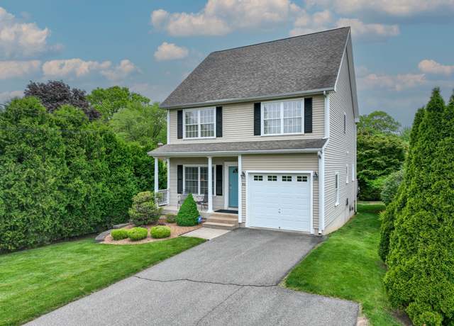 Property at 94 E Ridge Rd, Middletown, CT 06457, 3 beds, 2.5 baths