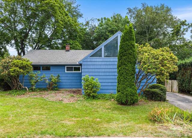 Property at 40 Glenwood Pl, New London, CT 06320, 3 beds, 2.5 baths