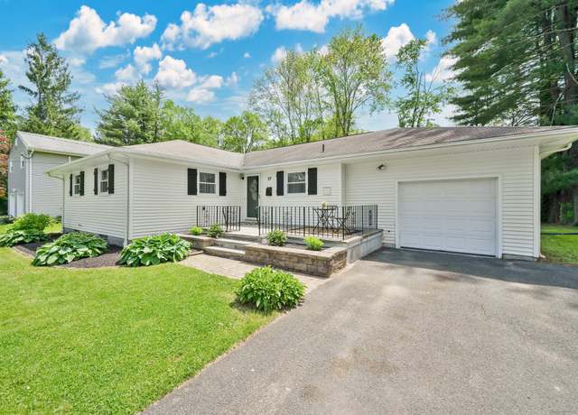 Property at 37 Portage Rd, West Hartford, CT 06117, 3 beds, 2 baths