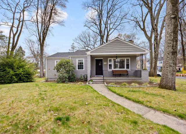 Property at 270 Thornton St, Hamden, CT 06517, 3 beds, 1.5 baths