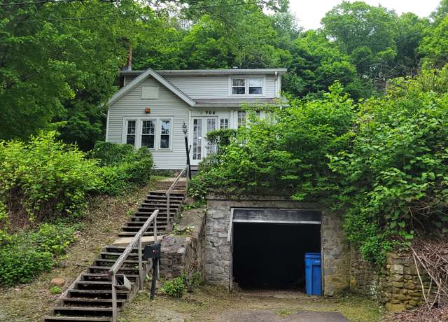 Property at 706 Waterville St, Waterbury, CT 06710, 2 beds, 1.5 baths